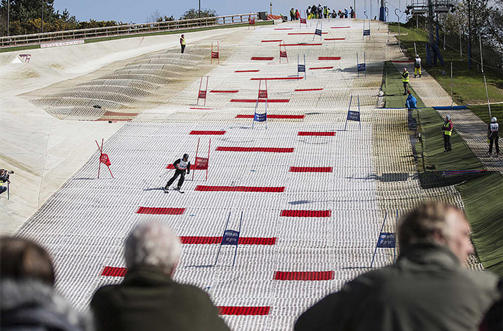¿Qué es el material para pistas de esquí secas?