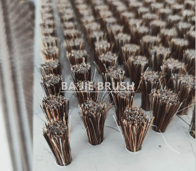 Tampico Table Top Brush